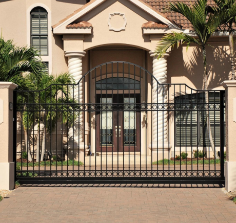 Custom Gate Installation | Tropical Fence